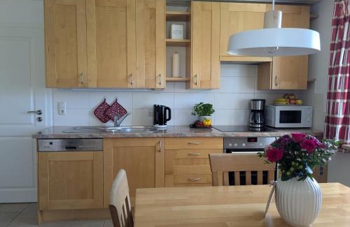 Chieming Apartamento | Ferienwohnung am Krebsbach