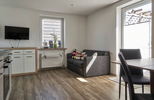 Guenzburg Apartamento | Ferienwohnung Blüte mit Balkon