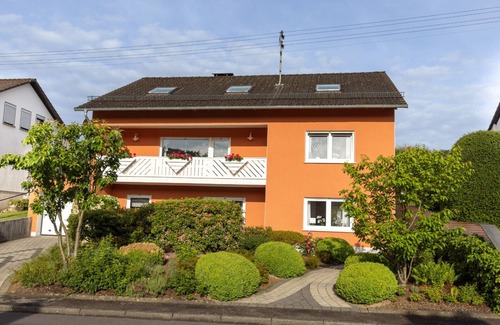 Herzhausen Apartamento | Ferienwohnung Dachgeschoss mit Zwei Schlafzimmern