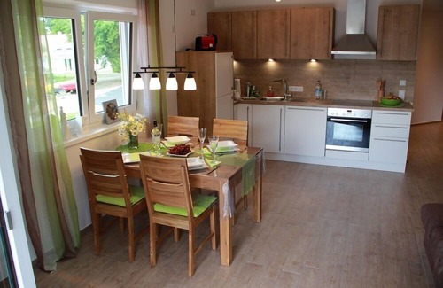 Westerbuchberg Apartamento | Apartamento "Genusszeit am Chiemsee" planta baja con terraza