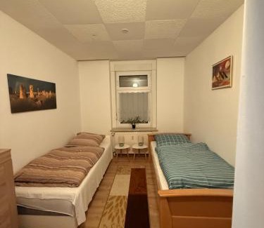 Adorf Apartamento | Ferienwohnung Goldener Drache