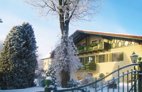 Bad Birnbach Apartamento | Apartamento "Langwinkel" | Apartamento con un balcón cubierto / terraza