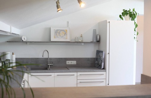 Seeon-Seebruck Apartamento | Ferienwohnung Lindlhof mit Balkon