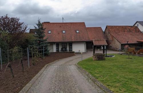 Eschbach Apartamento | Ferienwohnung Madenburgblick