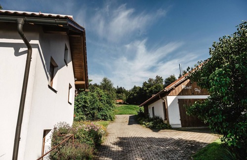 Neuschoenau Apartamento | Ferienwohnung mit Terrasse und Grillmöglichkeit