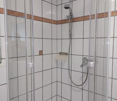 Godelheim Apartamento | Ferienwohnung MW 1b 82m2 Höxter Weserbergland Weser inkl 2 Terrassen Wäsche und Endreinigung Self CheckIn