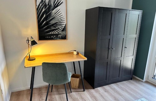 Erlangen Apartamento | Ferienwohnung-Parkplatz-Balkon-Küche-Aufzug-SmartTV-Waschtrockner