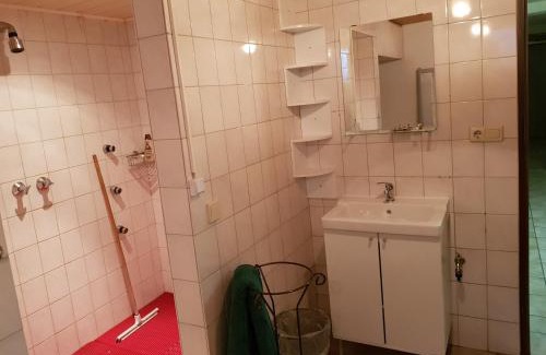 Luenen Apartamento | Ferienwohnung und Monteurwohnung mit großer begehbarer Dusche