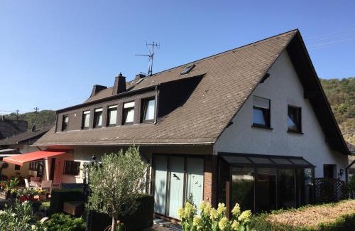 Oberfell Apartamento | Ferienwohnung Unter dem Schild
