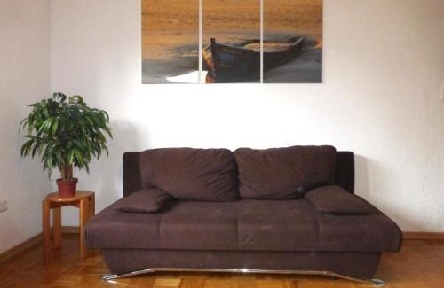 Hinte Apartamento | Ferienwohnung Wattmoi mit Terrasse und Whirlwanne