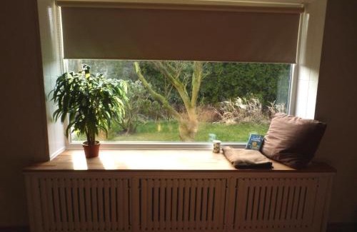 Hinte Apartamento | Ferienwohnung Wattmoi mit Terrasse und Whirlwanne