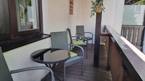 Kromlau Apartamento | Ferienwohnung zentrale Lage Parkplatz kostenlos Grill Terrasse Fahrradraum Kromlau