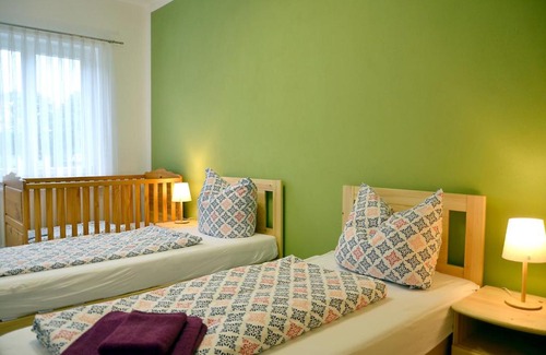 Schenkendobern Apartamento | Ferienwohnung "Zum Dorfkrug"