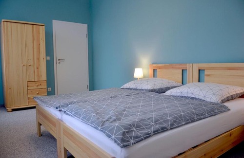 Schenkendobern Apartamento | Ferienwohnung "Zum Dorfkrug"