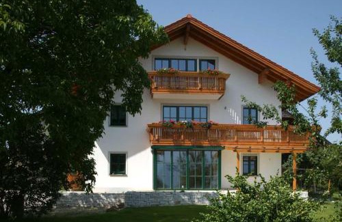 Saaldorf-Surheim Casa | Ferienwohnungen auf dem Paulbauernhof