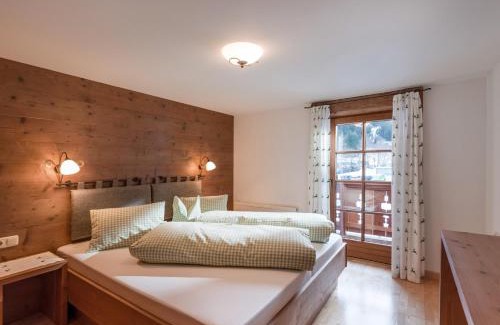 Dornauberg Casa | Ferienwohnungen-Gästehaus Altginzling