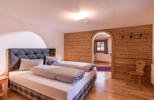 Dornauberg Casa | Ferienwohnungen-Gästehaus Altginzling