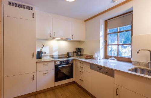 Dornauberg Casa | Ferienwohnungen-Gästehaus Altginzling