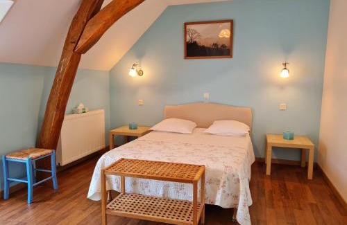 Cravant Cama Y Desayuno | Ferme rénovée au calme - 4 chambres, petit-déjeuner inclu - FR-1-590-450