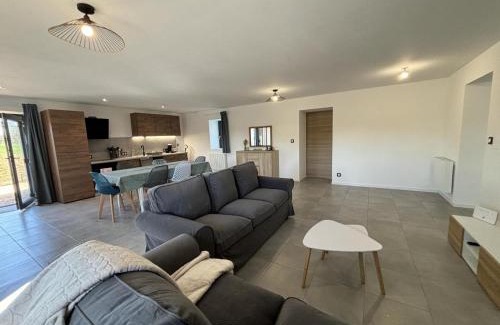 Franchesse Casa | Fermette rénovée à Franchesse - Nature et Confort Inclus - FR-1-489-506