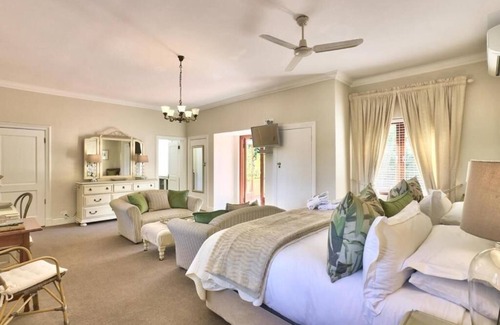 Newlands Casa | Fernwood Manor