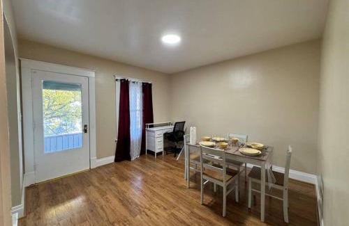 Niagara Falls Apartamento | Ferry Getaway Home!