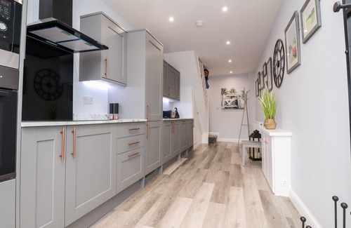 Knott End-on-Sea Cabaña | FERRY VIEW, pet friendly in Knott End-On-Sea