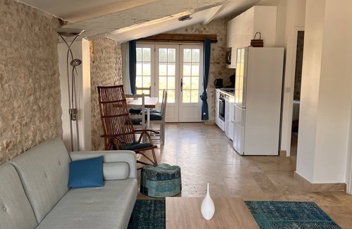Saint-Just-Luzac Casa | Feusse Castle