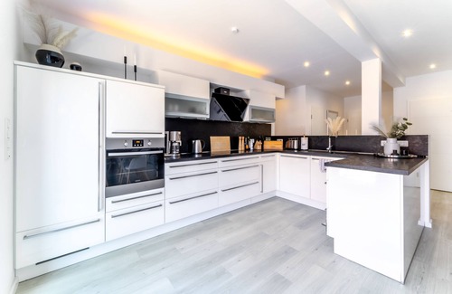 Emden Apartamento | Fewo am Schwanenteich mit Dachterrasse