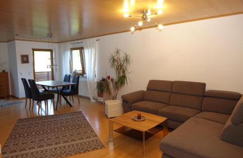 Grein Apartamento | Fewo Anna - ruhig gelegen, mitten in der Natur, unmittelbar am Neckarsteig