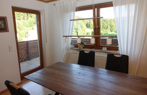 Grein Apartamento | Fewo Anna - ruhig gelegen, mitten in der Natur, unmittelbar am Neckarsteig