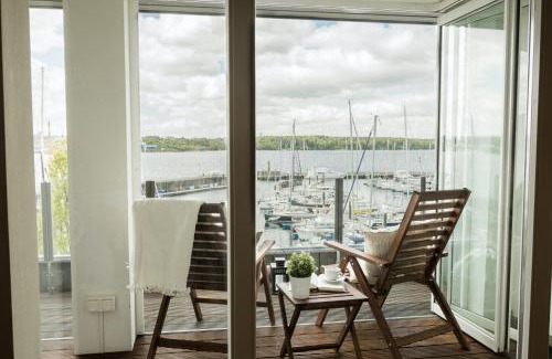 Murwik Apartamento | fewo1846 - Baltic Lodge - komfortable Maisonettewohnung mit 3 Schlafzimmern, Balkon und Blick auf die Marina Sonwik