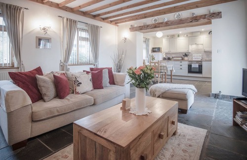 Rhossili Villa | Fferm-Llong - Ship Farm 2 Bed- Rhossili