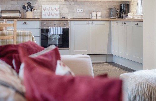 Rhossili Villa | Fferm-Llong - Ship Farm 2 Bed- Rhossili