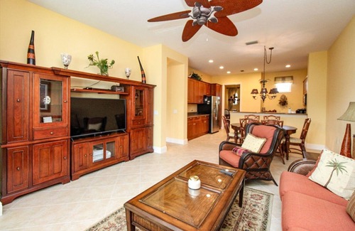 Naples Casa | FIDDLER'S CREEK WATERFRONT SEASONAL 3 BEDROOM-3 BATH COACH HOME IN VARENNA