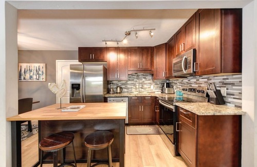 Southeastern Sacramento Casa | FieldOnBlue Large Yard Grill, Garage, close to Downtown, Golden One, UC Davis