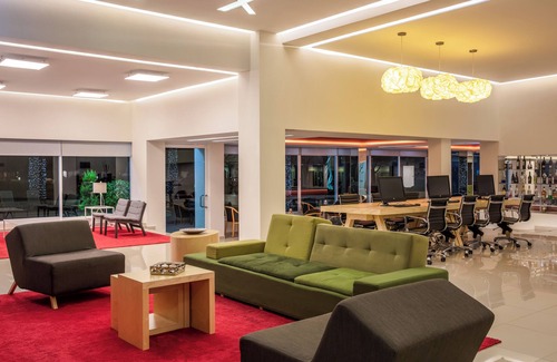 San Luis Potosí Hotel | Fiesta Inn San Luis Potosi Glorieta Juarez