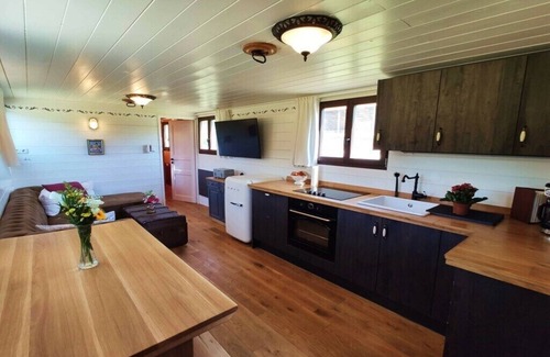 Wiesentheid Casa | Barco de película "Pea", extraordinaria casa flotante en tierra