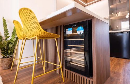 Petralona Apartamento | Filo22 - is the coolest in Patralona with Big Balcony