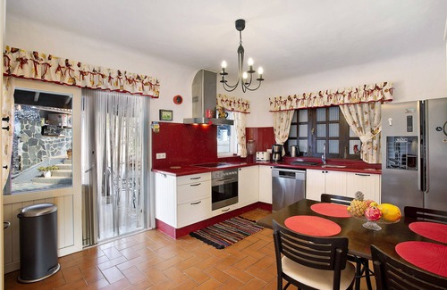 Agüimes Casa | 'Finca Fani 1' con vistas al mar, vistas a la montaña, piscina compartida, terraza y jardín