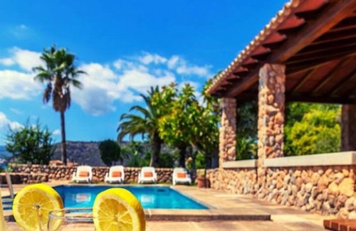 Sa Coma Villa | Finca 'Feliz' with Mountain View, Wi-Fi and Air Conditioning