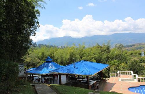 Yotoco Chalet De Esquí | Finca Lago Calima