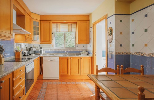 Valdemanco Casa | Finca 'Villa Karina' con vistas a la montaña, piscina privada y Wi-Fi