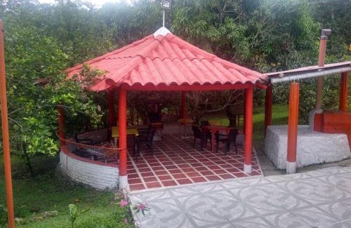 La Mesa Casa | Finca Villa Rosita-Tu Paraíso Campestre cerca de Bogotá