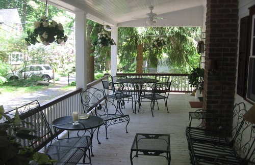 Mount Gretna Heights Cabaña | casa original Campmeeting con amplio envoltura alrededor proch