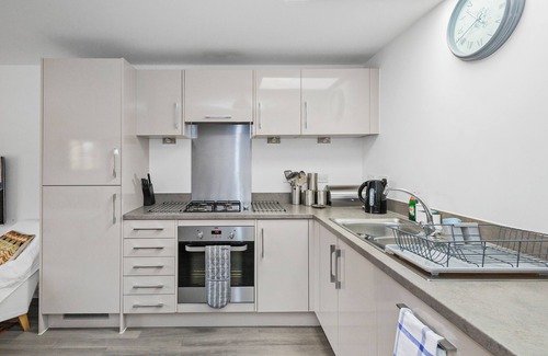Ford Apartamento | Finders Nook - Home From Home. Stay, work, rest or play near Goodwood