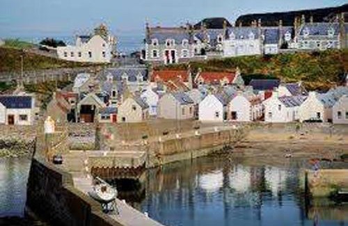 Buckie Casa | Findochty Beach house - Private Garden-BeachFront