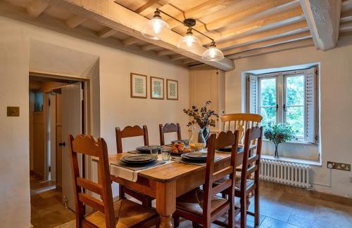 Blandford Forum Casa | Finest Retreats - The Thatch at Winterborne Houghton