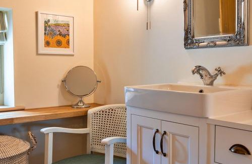 Blandford Forum Casa | Finest Retreats - The Thatch at Winterborne Houghton