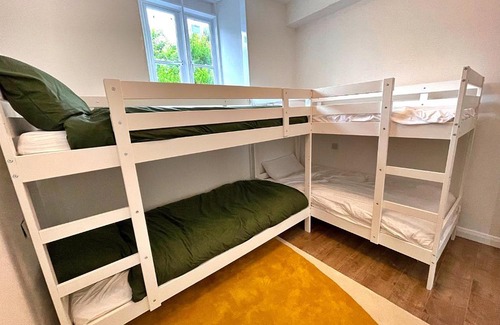 Dinas Mawddwy Casa | Finest Retreats - Luxury Converted Chapel with Hot Tub & Games Room